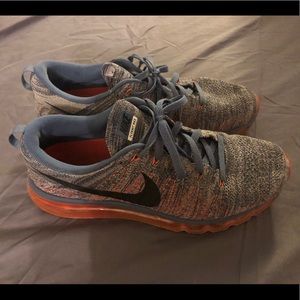 Nike Flyknit Max Air Max Running Shoe